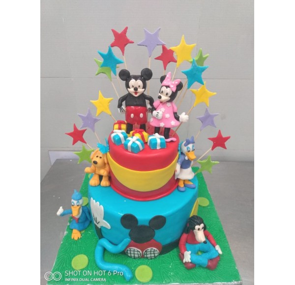 Mickey and Family Fondant Cake 