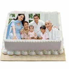  Pineapple Family Photo Cake