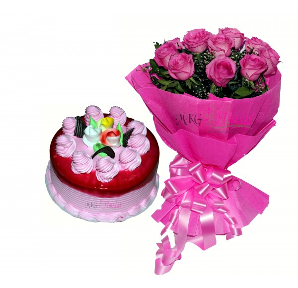 Strawberry Cake With Pink Roses